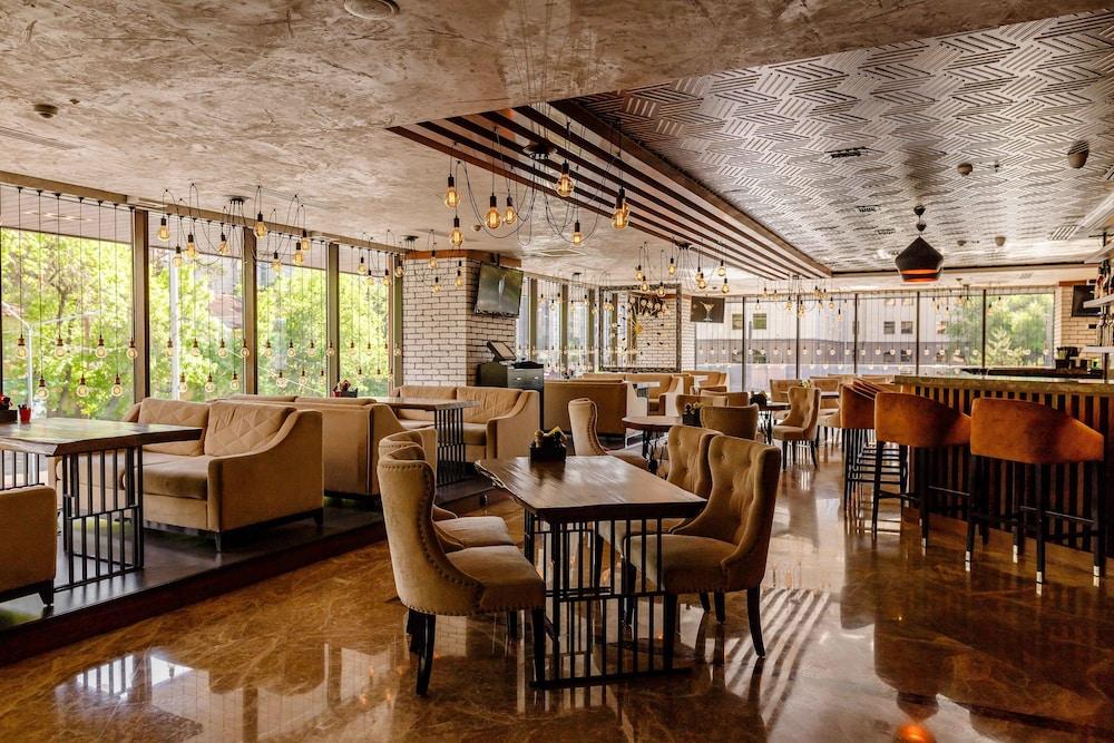 Shera Inn Hotel Αλμάτι Εξωτερικό φωτογραφία