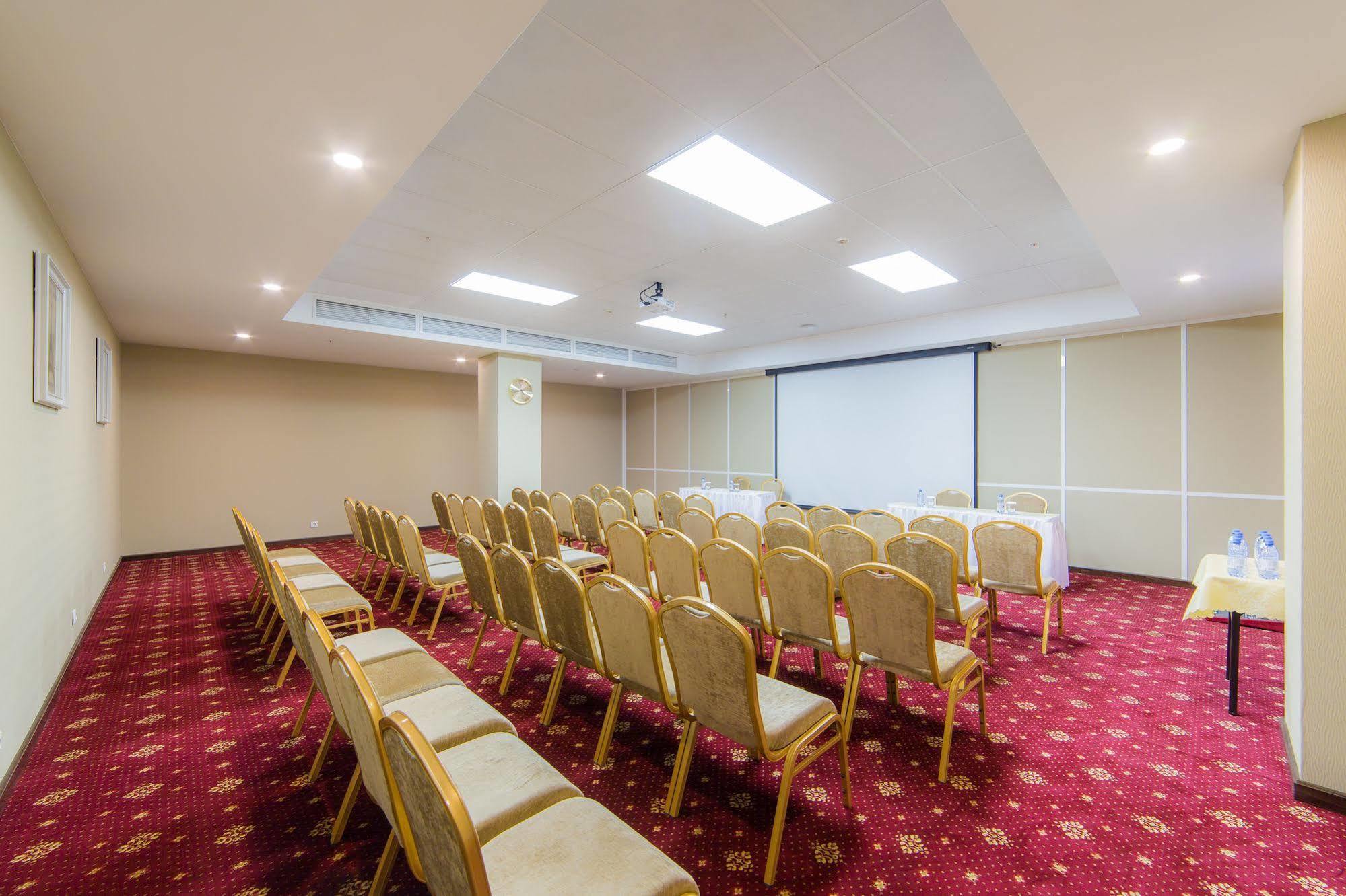 Shera Inn Hotel Αλμάτι Εξωτερικό φωτογραφία