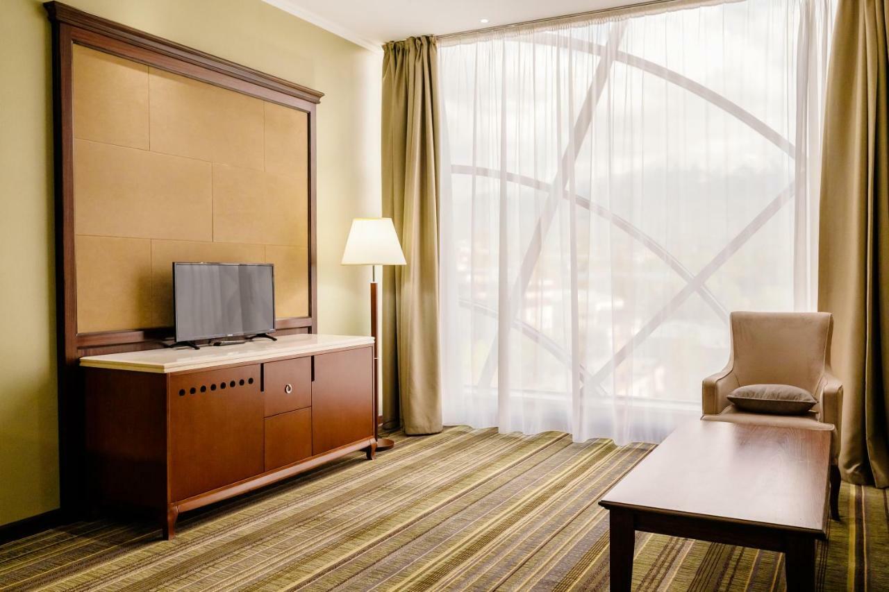 Shera Inn Hotel Αλμάτι Εξωτερικό φωτογραφία